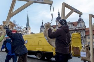 A může být po demokracii... Když vítězí dav deprivantů a politici jim jdou naproti
