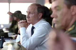 Putin získá právo poslat armádu do zemí, kde zatkn...