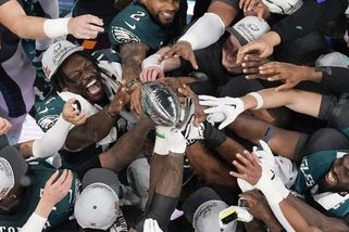 Super Bowl obrazem: Debaklu favorita přihlížel v publiku i Donald Trump - Seznam Zprávy