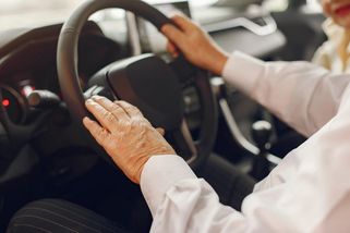 Zrušení velkého techničáku přineslo chaos: Proč řidiči neprojdou STK a jaké chyby v registru vás mohou stát tisíce