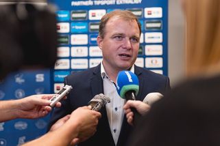 Novinky v extralize: tresty až na 26 zápasů, stopky i za filmování a revoluce dresů - Sport.cz