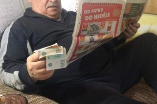 Čeští důchodci mohou získat 13. důchod, stačí mít jen bokem peníze
