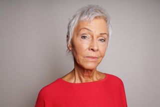 Čeští kadeřníci hlásí návrat 1 účesu, který nosí seniorky, aby omládly. Chtějí ho všechny ženy 60+