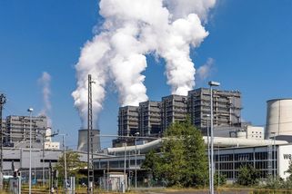 Na rozvodně u německé elektrárny našli výbušná zařízení. Média píší o ostřelování raketami - Novinky