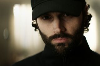 Trailer ke 4. řadě seriálu TY ukazuje nového zabijáka. A Joe je cílem