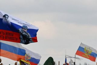 Chudobou blíž ke smrti. Ruský důchodce zemřel na frontě, zůstal po něm vnuk