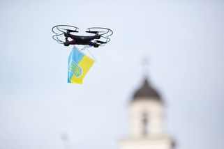 Vývojáři totálně pohořeli. Ruská armáda vyřadila algoritmy dronů levnou čmáranicí