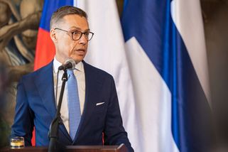 „Nechápu, kde tohle berou.“ Finský prezident šel p...