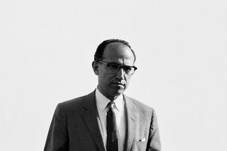 Jonas Salk. Lékař, který dal světu naději a zachránil miliony dětí - Médium.cz