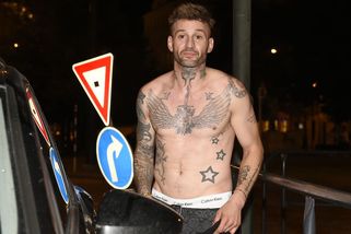 Sámer slavil narozeniny do půl těla! Polonahý šokoval doteky s ženou, která žaluje jeho kamarádku Charlotte Štikovou - Super.cz