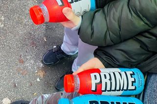 Prime je majstrštyk influencerů. Děti se nápojem chlubí ve škole, rodiče nechápou