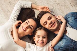 Proč se nerodí děti. Muži neumí randit, ženy prožívají zklamání, líčí sociolog - Seznam Zprávy
