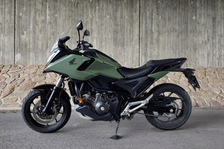 Jeden motocykl pro všechno. Test Hondy NC750X s automatem - Novinky