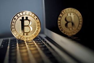 Bitcoin už mají Češi i v penzijním fondu. ČNB ho zatím testuje - Novinky