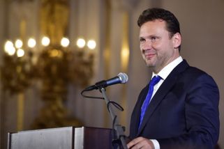 16 dní do voleb: Kolaboranti slíbili, že se Češi b...