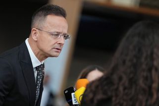 Čeští ministři zlehčují hovory maďarského šéfa diplomacie s Kremlem. Macinka dotaz odbyl posměškem - Novinky