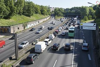 Francie žádá miliony na daních z nových aut. Vzniká tzv. Havanský efekt