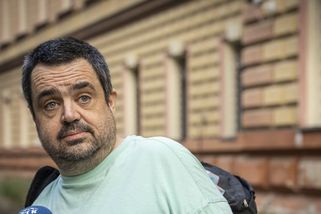 Facka Novotnému obletěla sítě: Zdechovský tepe vládu. Rány nelituju, říká kandidát Stačilo!