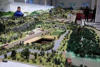 Desítky let staví model obrovského kolejiště. A ví, že hotové nebude nikdy - Novinky