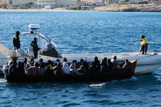 Německo přestane financovat organizace, které zachraňují migranty v moři - Seznam Zprávy
