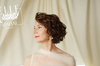 Jako by z oka vypadla Audrey Hepburn: Martha Issová na závěru KVIFF