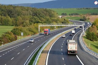 Vláda zpoplatňuje nové úseky. Mýto nově zaplatíte na D3, D35 a D49