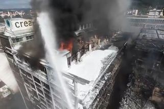 Video: Hasiči ukázali, jak vevnitř vypadá hořící hala ve Zlíně - Seznam Zprávy