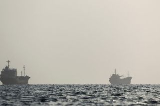 Írán v odvetě za americké útoky na Lárak ostřeloval základny USA v Jordánsku - Novinky