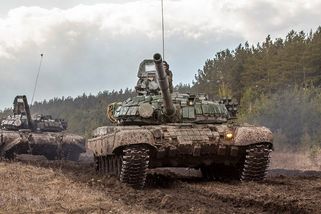 Video: ani masivní ruský útok 27 obrněnců vedený 3 tanky nepřinesl úspěch. Čekala na něj totiž odhodlaná obrana