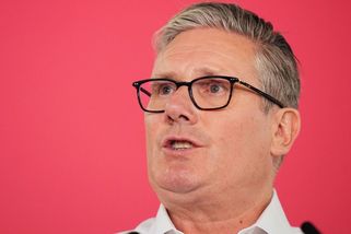 Starmer se vzdává i role britského poslance - Novinky