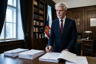 Schmarcz: Veto prezidenta je šancí pro vládní poslance odmítnout zákon o státním bankrotu