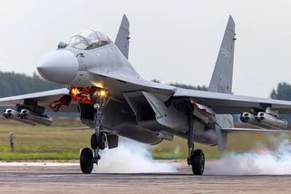 J-16 proti Rafalu. Čína v Egyptě získává vzácnou zkušenost se stíhačkou, kterou má i Indie