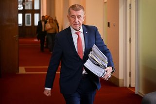 "Z Agrofertu nemám žádný prospěch,“ Babiš odmítá střet zájmů. Podle Kupky je ekonomickým parazitem