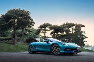 Denza Z od BYD začíná dobývat starý kontinent. V hledáčku má nejen Porsche 911