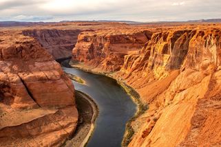Grand Canyon ukrývá stopu po obřím útesu. Mohl být kilometr vysoký a tisíce kilometrů dlouhý