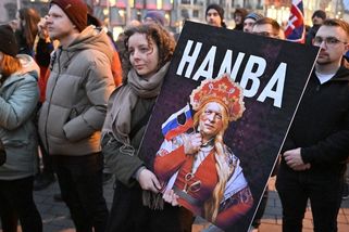 Slováci vyrazili do ulic, protestovali proti Ficovi - Seznam Zprávy