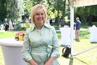 Eva Pavlová středem pozornosti. První dáma se na setkání se samoživitelkami pochlubila šperky
