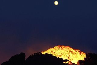Etna rozzářila oblohu nad Sicílií - Novinky