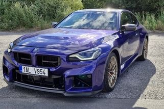 Test: BMW M2 CS (2026) je jako žiletka, kterou se musíte naučit používat. Lepší „eMko“ v nabídce nenajdete - Autobible.cz - Předjedeme vaše představy!