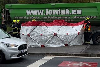 Seniorku srazilo v Praze nákladní auto, na místě zemřela - Novinky