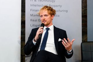 Nové EET míří vedle, tvrdí expert. Stát jde po hospodách, ale milionové úniky přehlíží