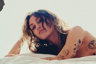 „Hudba nás ovládne.“ Miley Cyrus zahodila příjmení a vydává nové album | Headliner