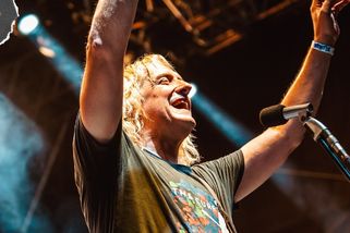 NAŽIVO: Vypsaná fixa se vyšvihla k nebi. Ideál pokřtily legendy letecké akrobacie | Headliner