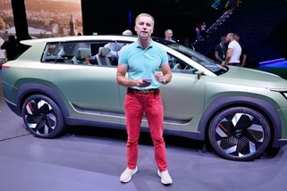 Škoda Vision 7S: Představení nové EV studie, designu, loga i identity Škodovky | Recenze elektromobilů