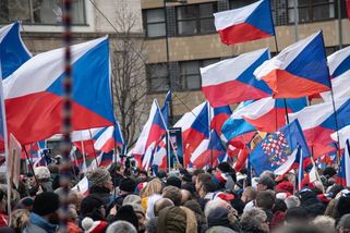 Podle Bartoše organizátoři demonstrací jdou proti občanům, rýžují a sledují vlastní prospěch. Rajchlova demonstrace proti bídě se dočkala kritiky i na sítích - Přehledně 24