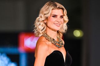 V 43 letech stále na přehlídkovém mole a bez podprdy! Bývalá moderátorka zpráv na Nově Iveta Lutovská mládne před očima
