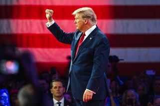 Komentář: Konspirace tu byly vždycky. Atentát na Trumpa je ale v něčem jiný - Seznam Zprávy