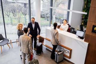 „Připojili jsme mobil na hotelovou Wi-Fi. Druhý den nás čekal průšvih.“ Prý jde o běžný postup all inclusive hotelů