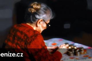 Důchod v hotovosti prudce zdraží. Vyplatí se účet, radí úřad