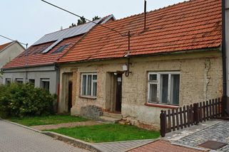 „Majetek po rodičích raději hned prodám, ať mám klid.“ Mladí se zbavují zděděných nemovitostí a peníze rozhazují po svém